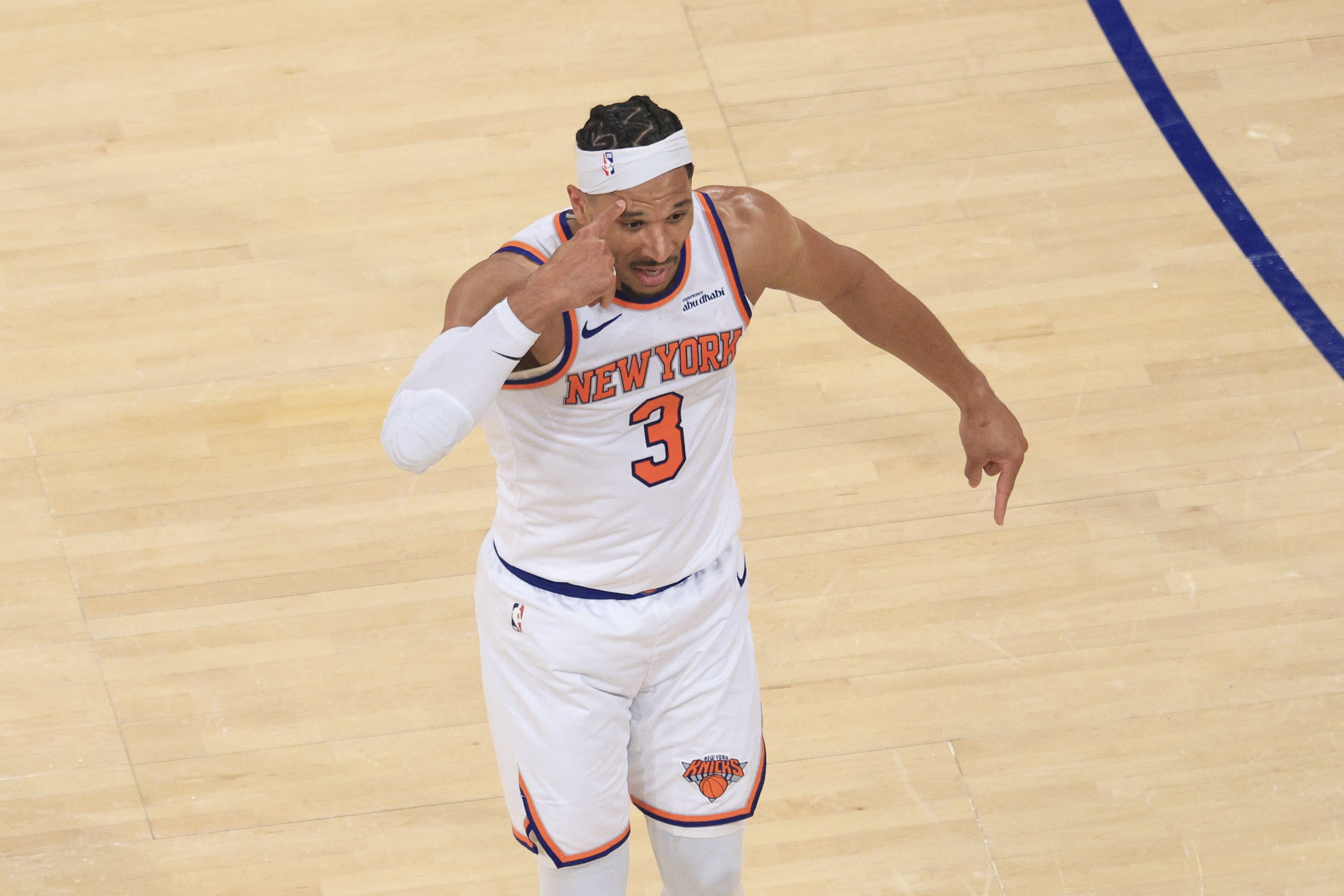 jiuyou游戏中心-NBA合并以来目前仅3人总决赛场均15板：摩西·马龙、约基奇、哈特